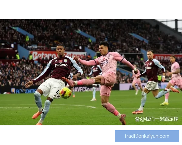 英超新赛季：樱桃队迎来挑战，备受期待能再创佳绩。